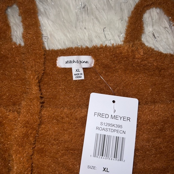 Top - Picture 2 of 3